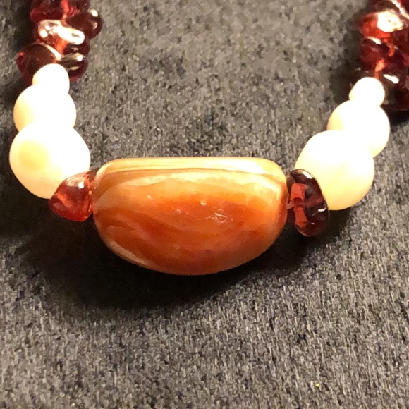 VTG 22”Mother Of Pearl/Garnet/Abalone Natural Semi Precious Stone Necklace - Picture 9 of 14